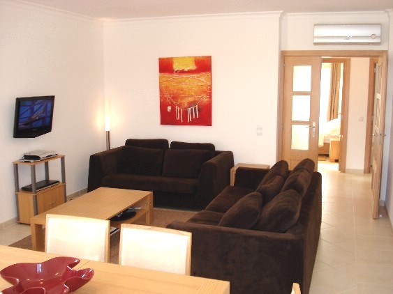Spacious living room