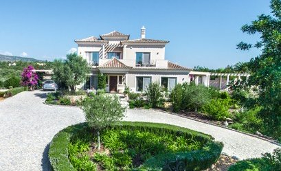 Magnificent villa with swimming pool near Quelfes and Moncarapacho