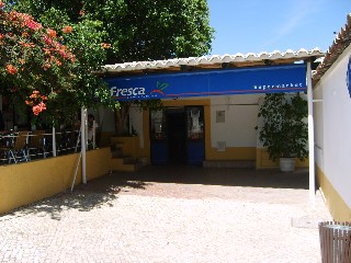 On-site Supermarket, Loja Fresca in Pedras del Rei