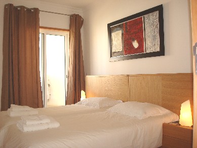 Double bedroom 2 with twin beds