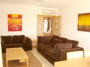 Light & bright living room